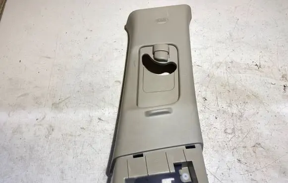 Mitsubishi Outlander (B) pillar trim (top) 7211A324ZZ