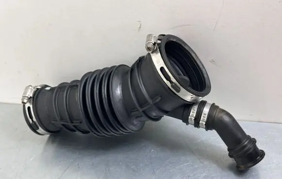 Ford Mondeo MK V Turbo air intake inlet pipe/hose DS739C662ME DS73-9C662-ME