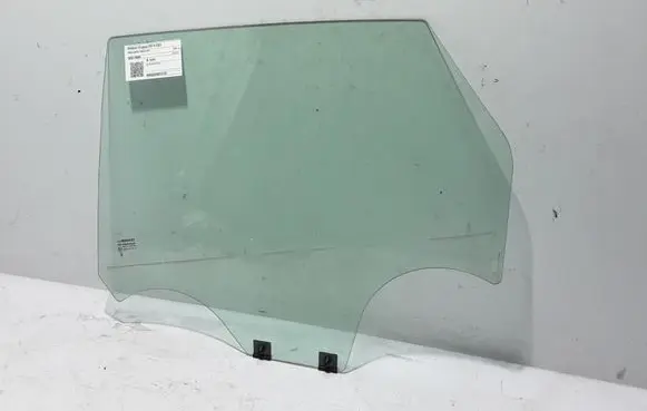 Renault Captur II Rear door window glass 823011908R