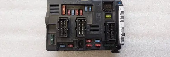 Peugeot 407 BSM Control unit 9643498880