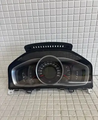 Volvo V60 Speedometer (instrument cluster) 31412864