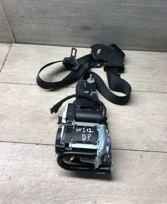 Mercedes-Benz E W212 Front seatbelt 6185027E 69484300G