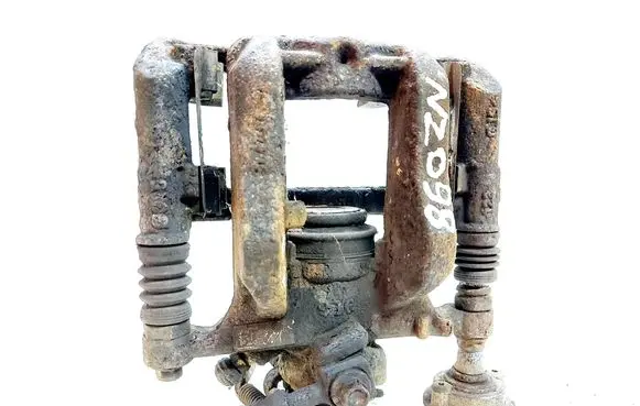 Opel Zafira C Rear brake caliper