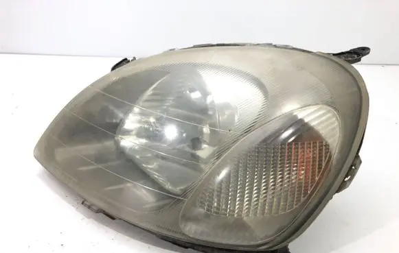 Toyota Yaris Headlight/headlamp