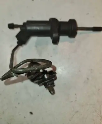 Clutch slave cylinder