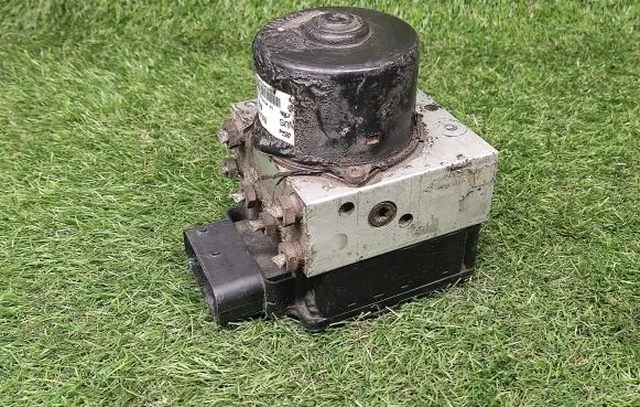 Ford Focus ABS Pump 98AG2M110CA