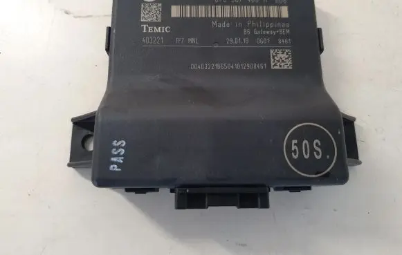 Audi A5 8T 8F Gateway control module 8T0907468R