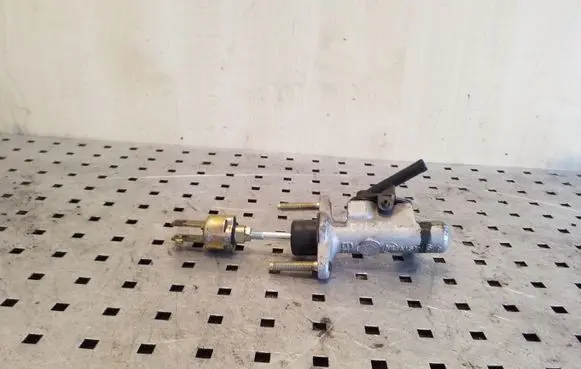 Toyota Yaris Clutch master cylinder