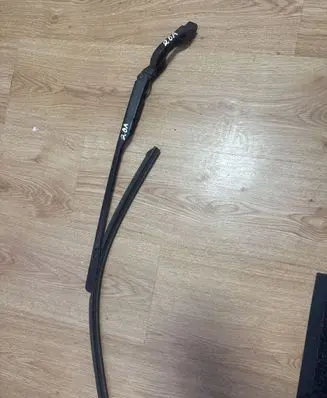 Audi A6 S6 C6 4F Front wiper blade arm