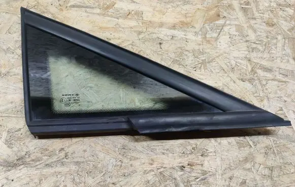 Seat Ibiza IV (6J,6P) Front triangle window/glass 6J0845412