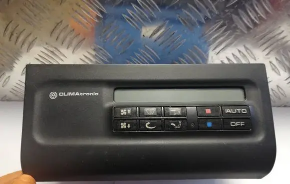 Volkswagen PASSAT B5 Climate control unit 98672496100 3A0907044