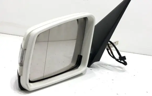 Mercedes-Benz GLK (X204) Front door electric wing mirror