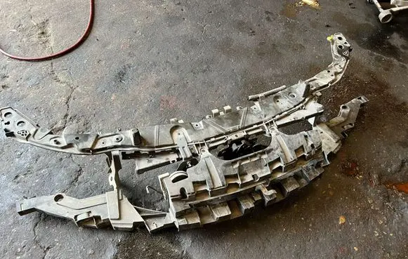 Renault Laguna III Top upper radiator support slam panel 625100001