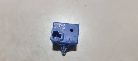 Toyota RAV 4 (XA40) Horn buzzer relay 8665250010 0689004430