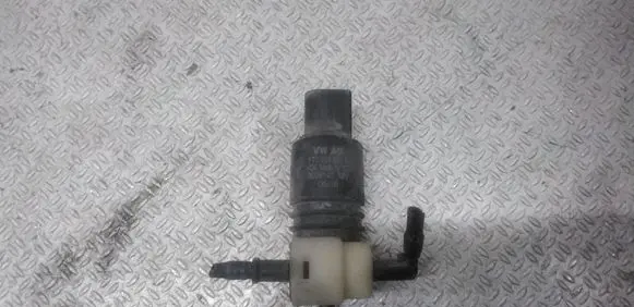 Skoda Octavia Mk2 (1Z) Windscreen/windshield washer pump 1T0955651A