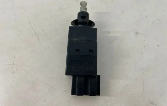 Mercedes-Benz E W211 Brake pedal sensor switch 0015454009