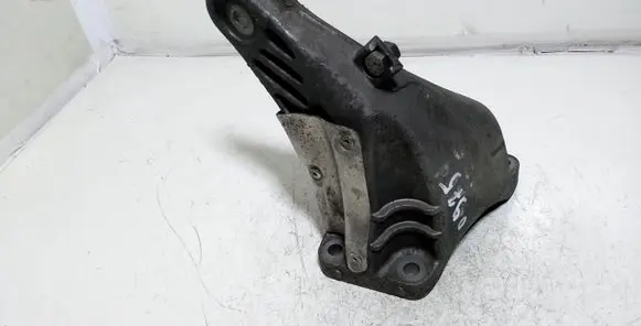 BMW 5 E60 E61 Engine mounting bracket 22116777056 6777056