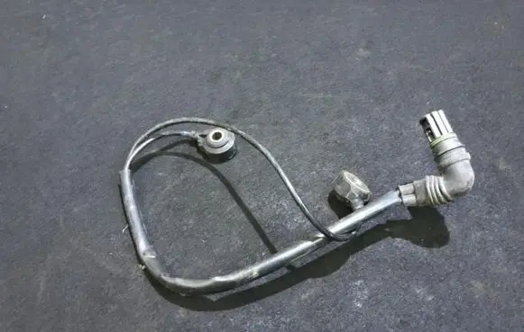 BMW 7 E65 E66 Detonation knock sensor 0261231136 1709317