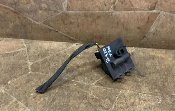 Mercedes-Benz GLS X166 Fuel tank cap lock A0008207703