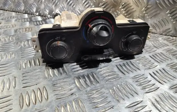 Renault Scenic II - Grand scenic II Interior fan control switch 69580001