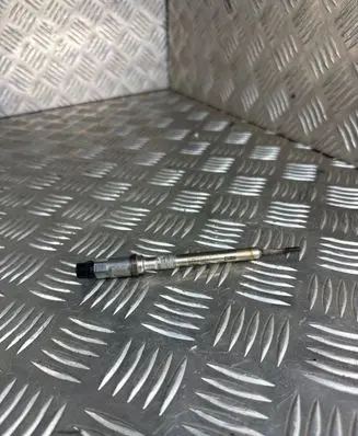 Volkswagen Touran III Glow plug 03L905061G