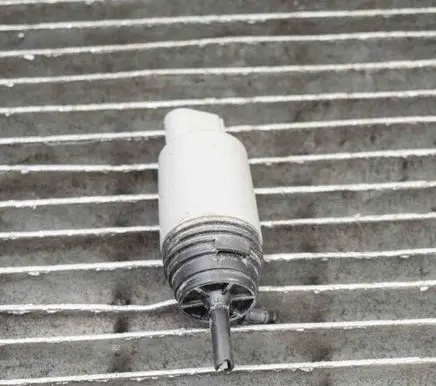 BMW 3 E90 E91 Windscreen/windshield washer pump 6934159