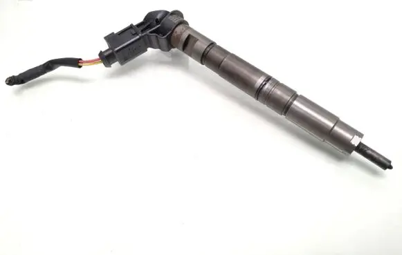 Audi A4 S4 B8 8K Fuel injector 03L130277 0445116030