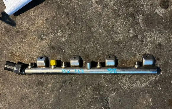 BMW 3 E90 E91 Fuel main line pipe 7537319