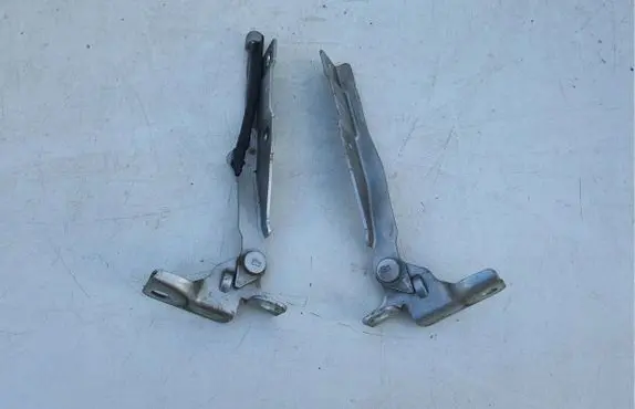 Citroen C3 Picasso Engine bonnet/hood hinges 