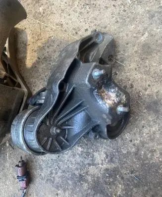 Audi A6 S6 C6 4F Engine mounting bracket
