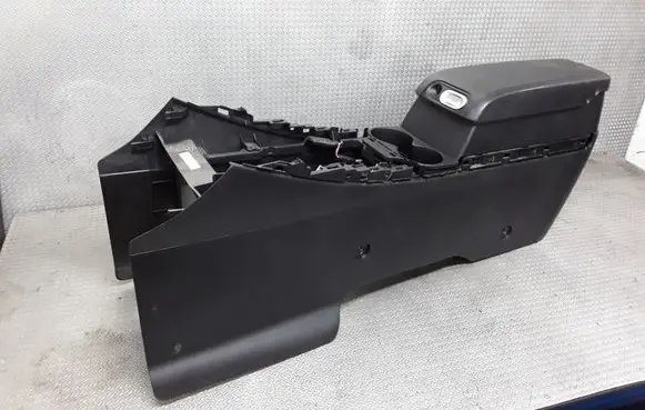 Mazda CX-7 Center console