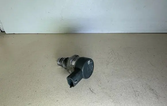 Hyundai ix35 Fuel pressure sensor 0281006037 35334569