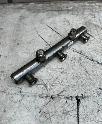 Audi A6 S6 C6 4F Fuel main line pipe 06E130090
