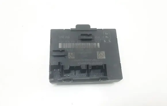 Volkswagen PASSAT B8 Door control unit/module 5Q0959395E 5Q0959395B