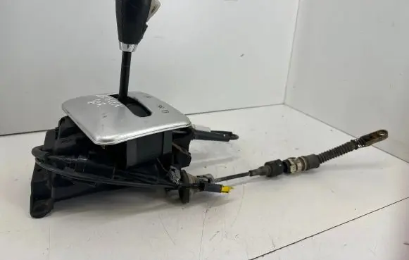 Chrysler Pacifica Gear shifter/selector