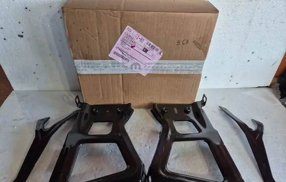 Dodge RAM 1500 DS Rear bumper mounting bracket 68049744AA