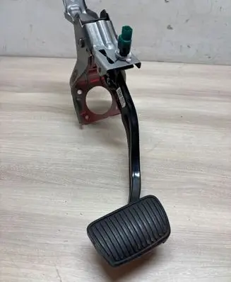 Hyundai Santa Fe Brake pedal 32800p2520