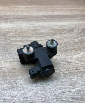 BMW 5 E60 E61 Turbo solenoid valve 722796010 6116300