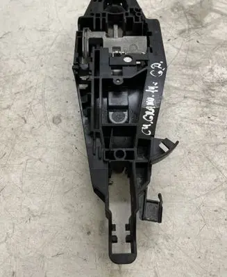 Rear door exterior handle/bracket