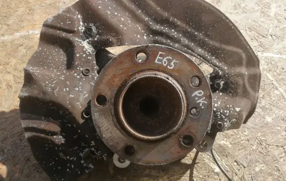 BMW 7 E65 E66 Front wheel hub