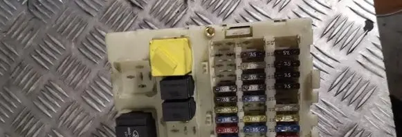 Ford Focus Fuse module 98ag14k150af