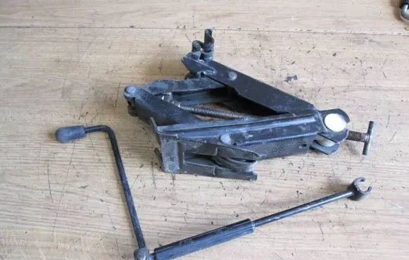 Volkswagen Golf II Lift Jack 357011031B