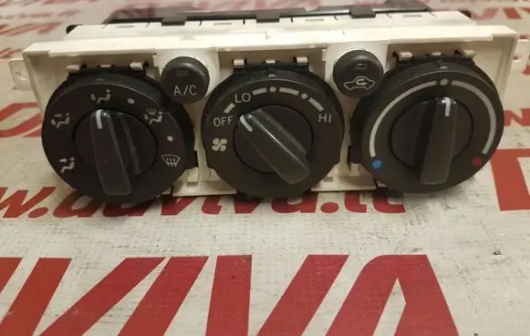 Toyota Avensis T250 Climate control unit 55900-05240