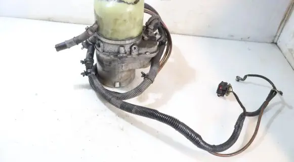 Opel Astra H Power steering pump