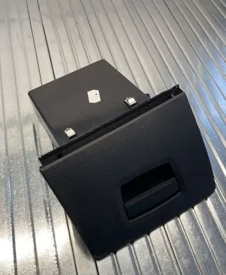 BMW 5 F10 F11 Glove box 9166696 112420