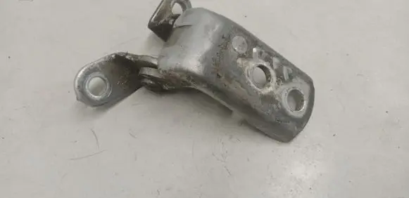Toyota Yaris Front door upper hinge