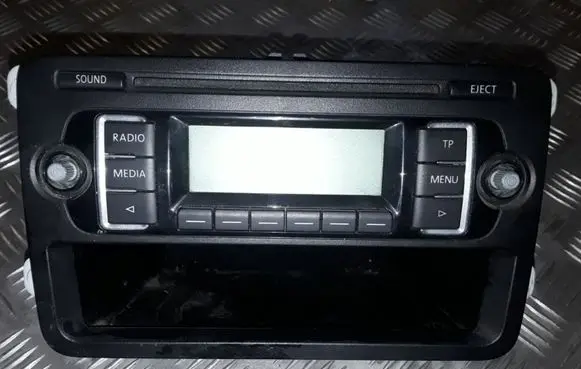Volkswagen Jetta V Radio/CD/DVD/GPS head unit 1K0035156A