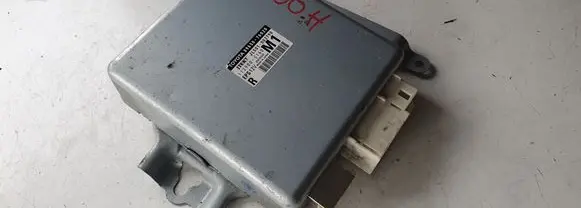 Lexus CT 200H Engine control unit/module ECU