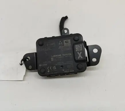 Toyota Yaris Cross Distronic sensor radar 2300008930 10R0611253