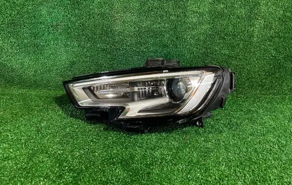 Audi A3 S3 8V Headlight/headlamp 8V0941005E